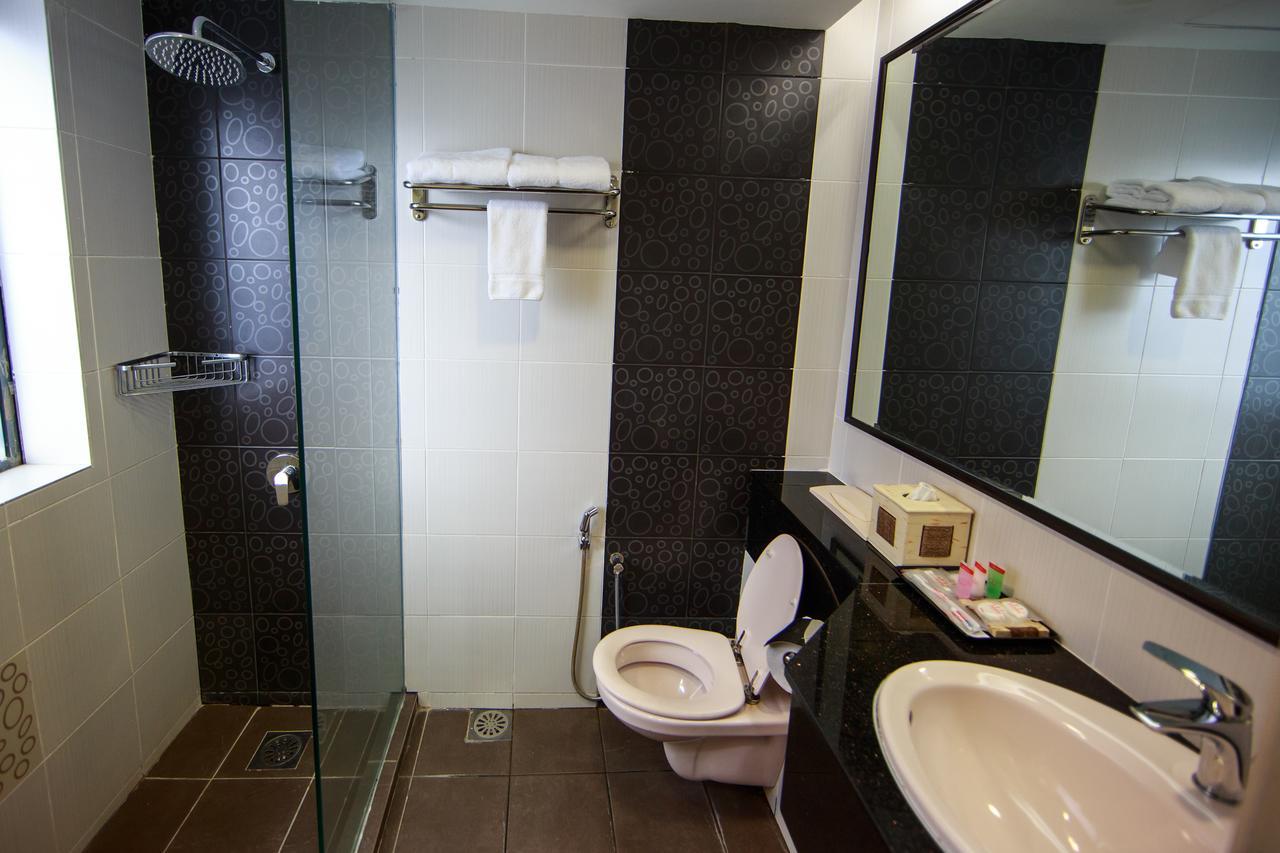 Beta Service Apartment Лабуан Екстер'єр фото